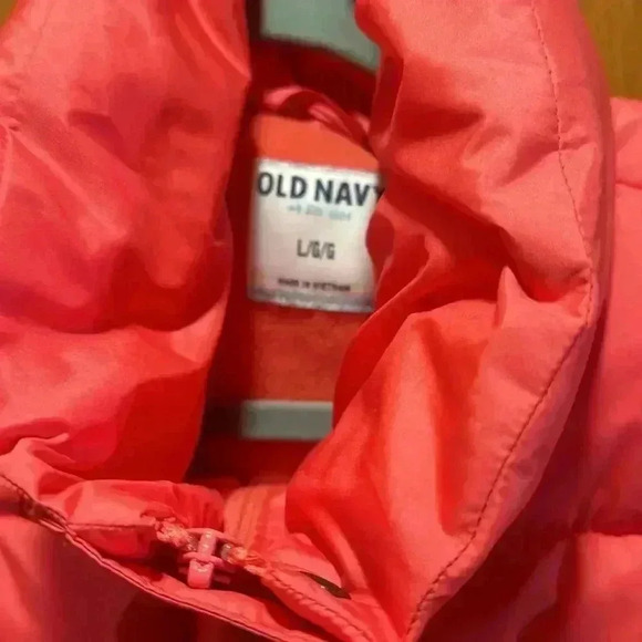 Old Navy puffer vest size large - Picture 2 of 7